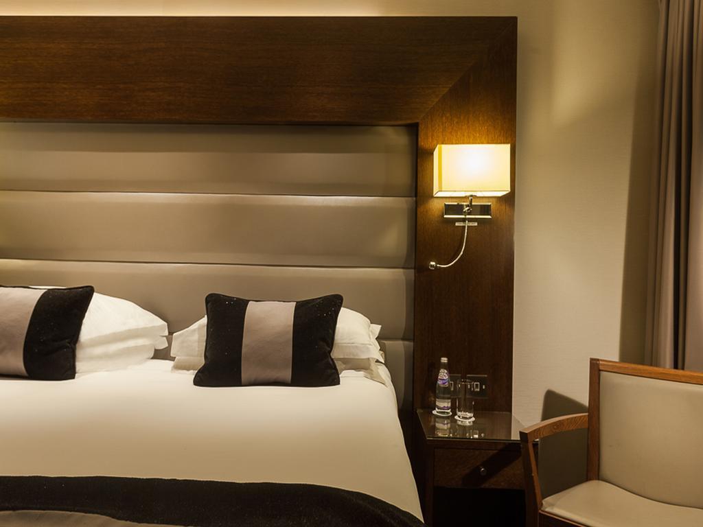 Hotel Park Grand Heathrow Hounslow Zewnętrze zdjęcie