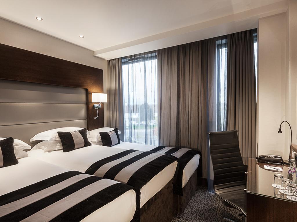 Hotel Park Grand Heathrow Hounslow Zewnętrze zdjęcie