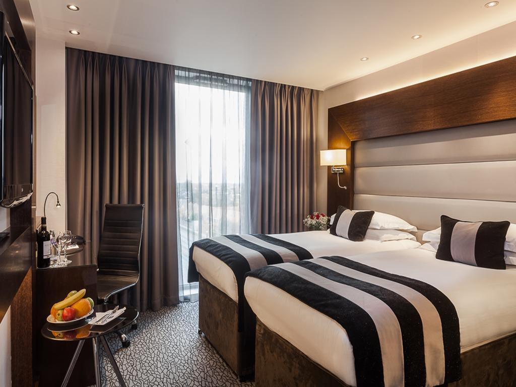 Hotel Park Grand Heathrow Hounslow Zewnętrze zdjęcie