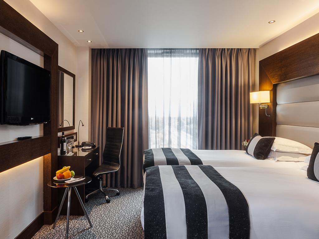 Hotel Park Grand Heathrow Hounslow Zewnętrze zdjęcie