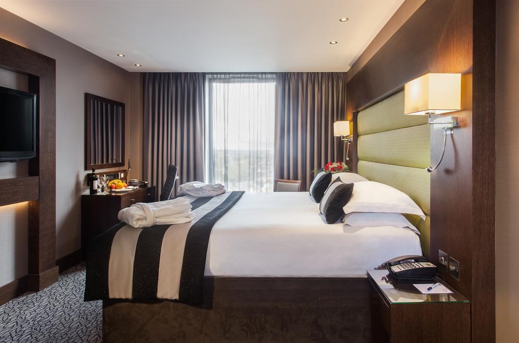 Hotel Park Grand Heathrow Hounslow Zewnętrze zdjęcie